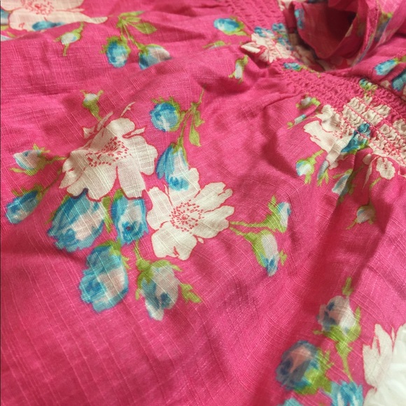 Hollister blouse pink flower - Picture 2 of 7